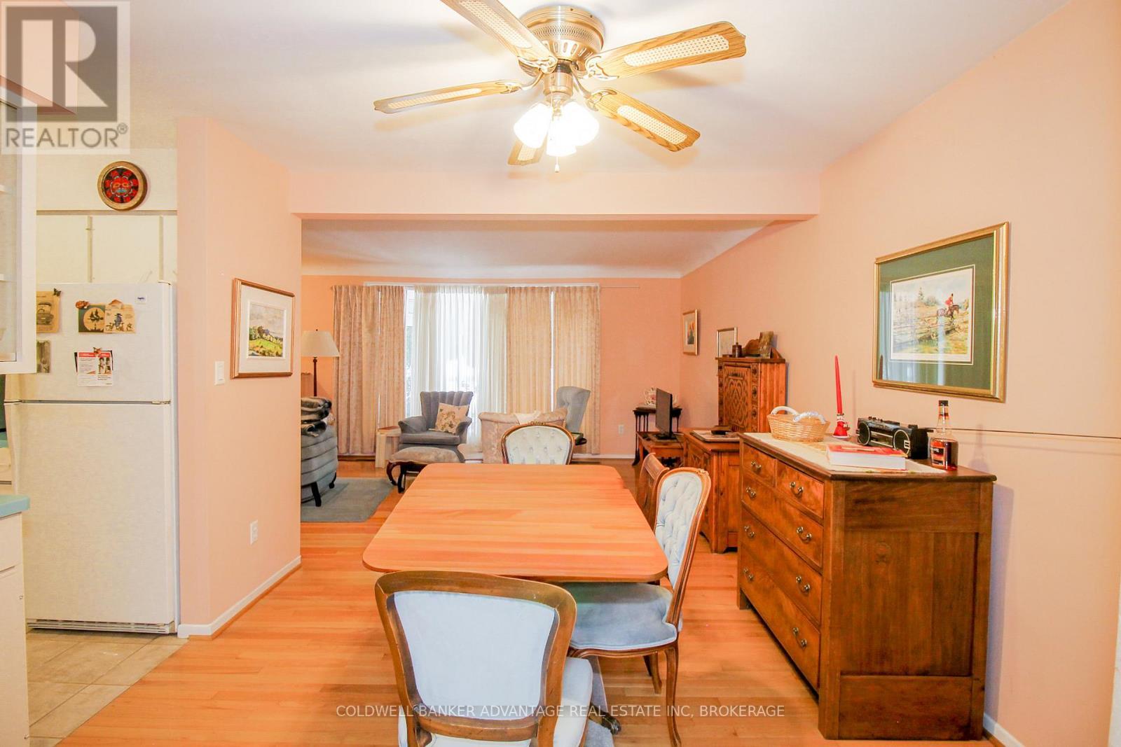 8 Bigelow Crescent, Pelham (Fonthill), ON - Indoor Photo Showing Dining Room