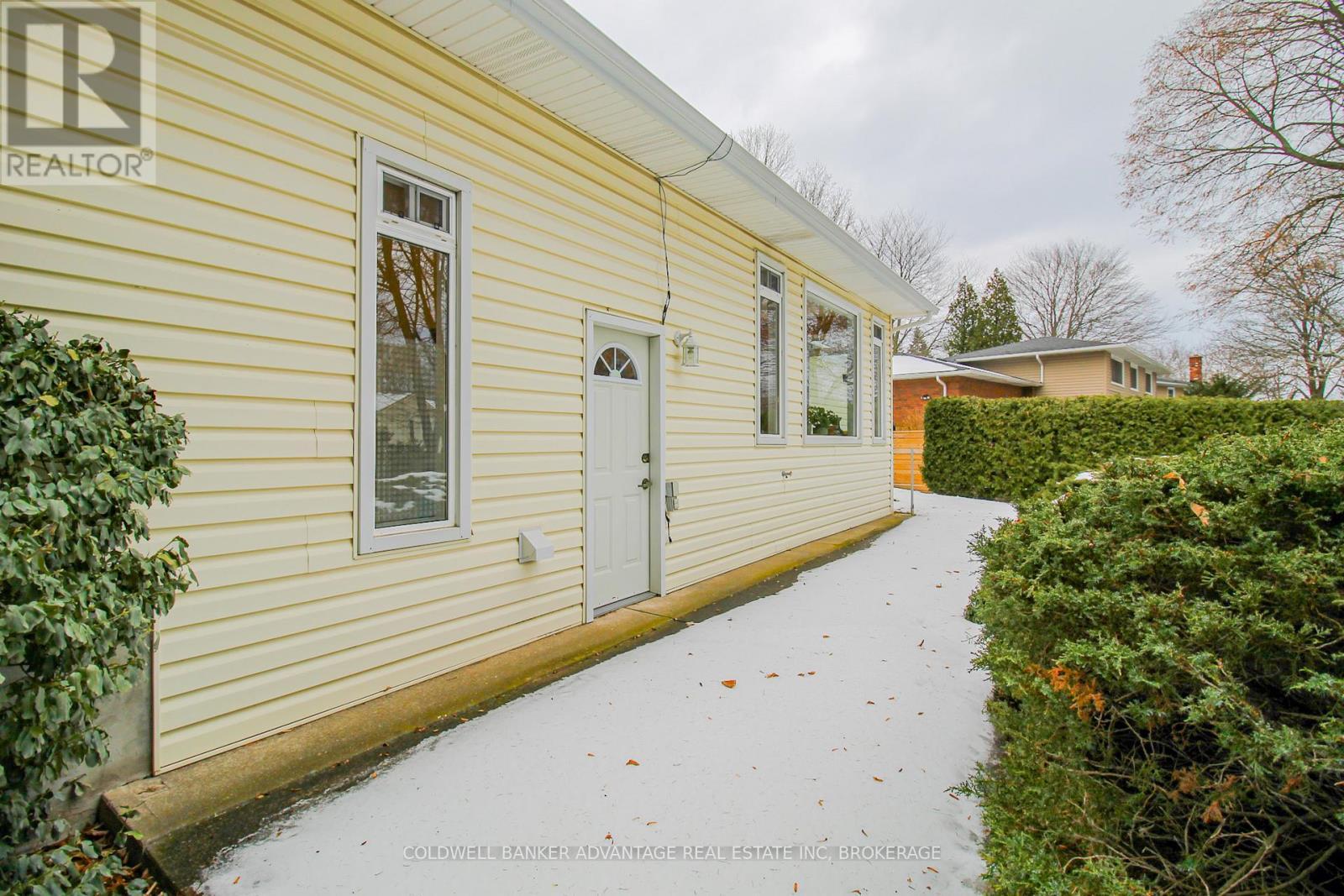 8 Bigelow Crescent, Pelham (Fonthill), ON - Outdoor With Exterior