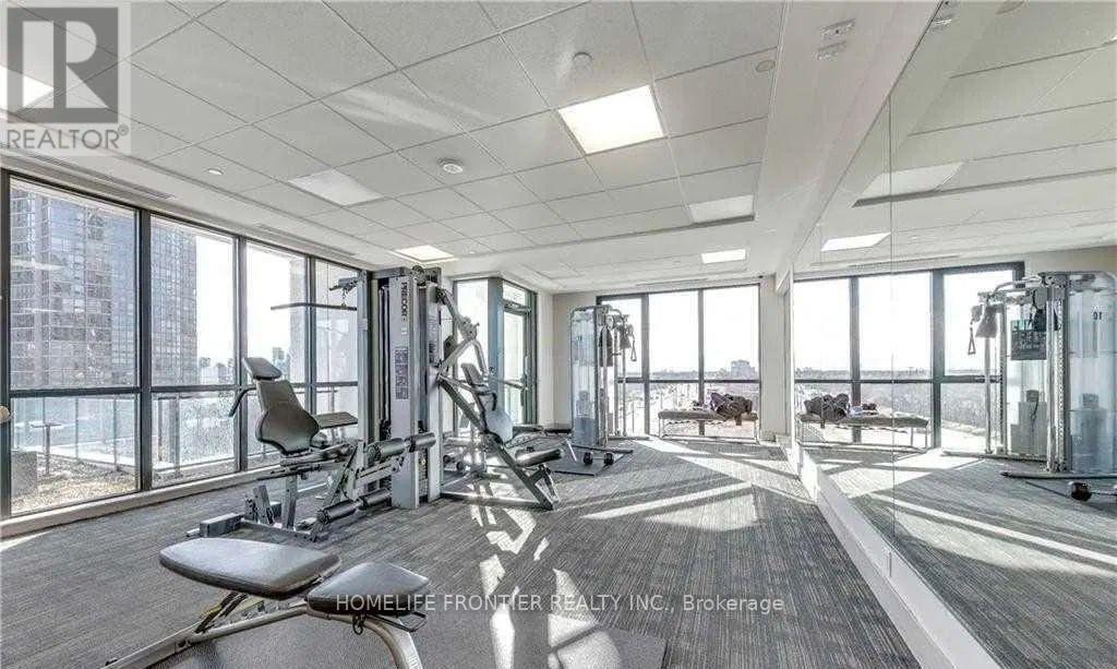 1106 - 55 Eglinton Avenue W, Mississauga, ON - Indoor Photo Showing Gym Room