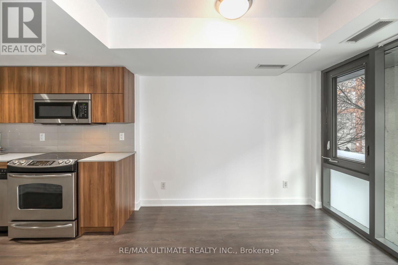 204 - 32 Camden Street, Toronto, ON - Indoor Photo Showing Kitchen