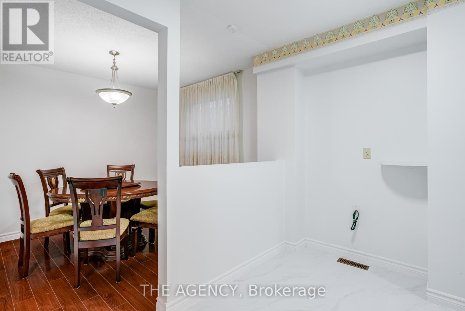 142 Greenbrae Circuit, Toronto, ON - Indoor Photo Showing Other Room