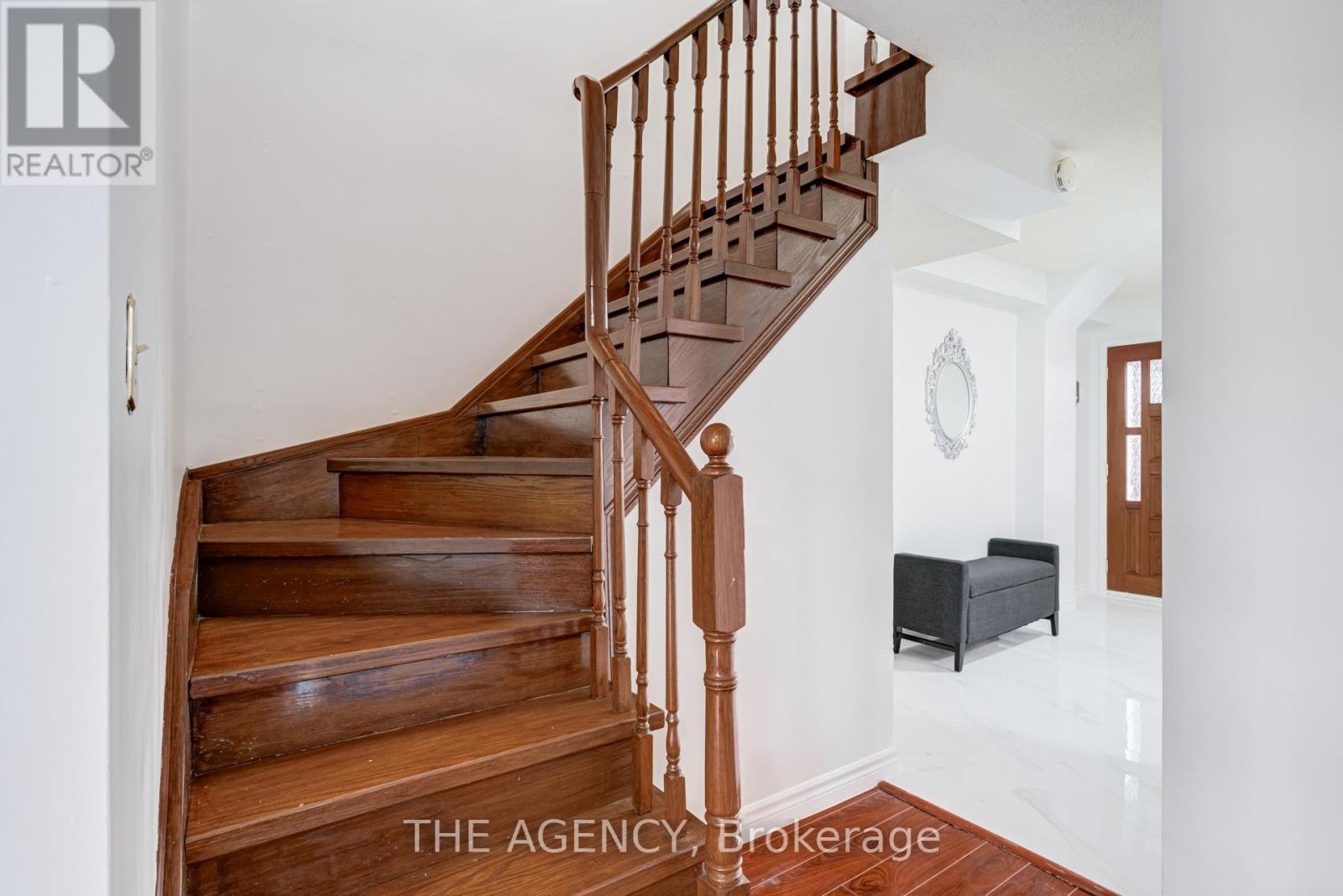 142 Greenbrae Circuit, Toronto, ON - Indoor Photo Showing Other Room