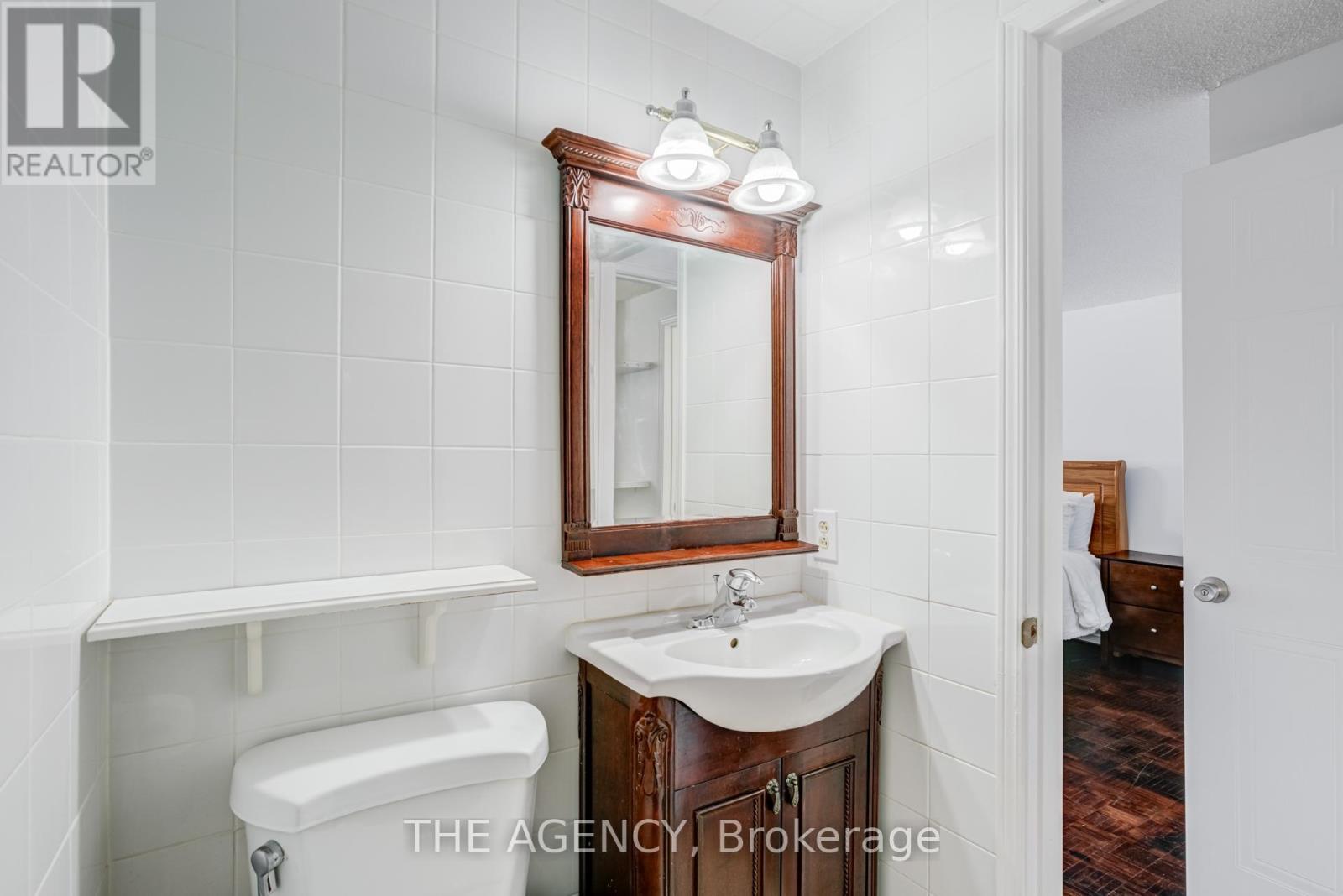 142 Greenbrae Circuit, Toronto, ON - Indoor Photo Showing Bathroom