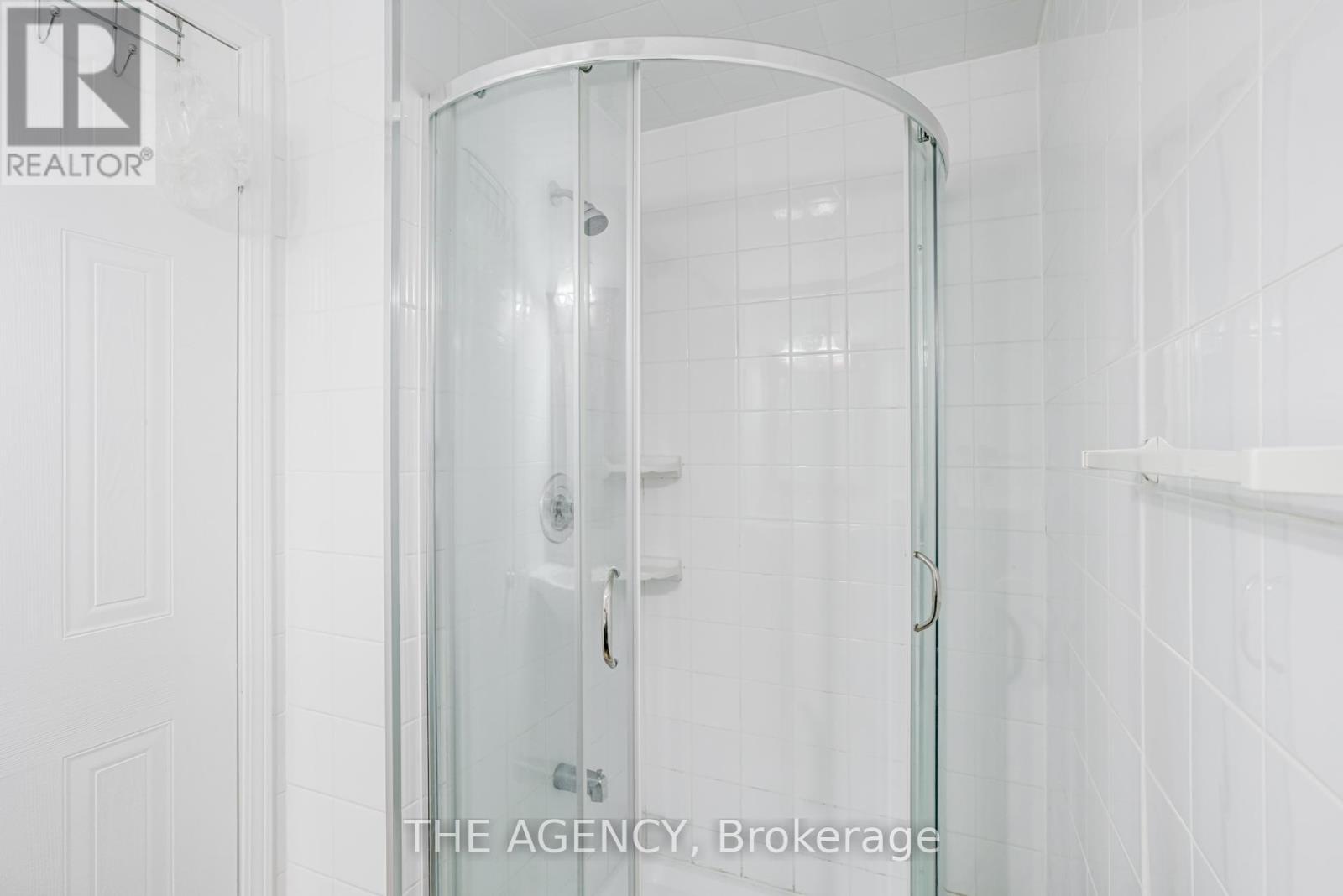 142 Greenbrae Circuit, Toronto, ON - Indoor Photo Showing Bathroom