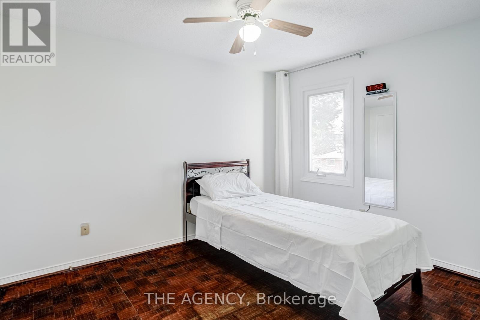 142 Greenbrae Circuit, Toronto, ON - Indoor Photo Showing Bedroom