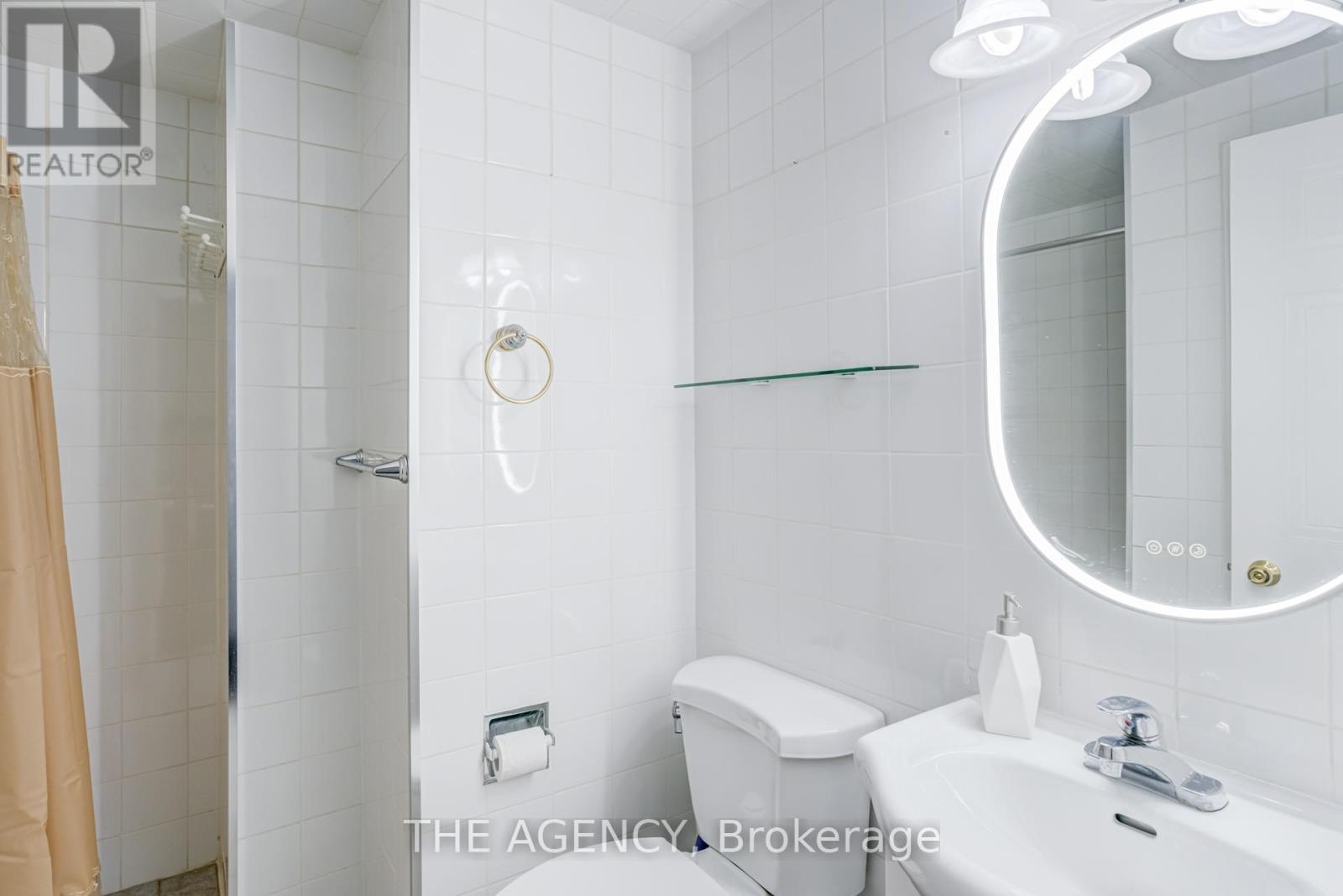 142 Greenbrae Circuit, Toronto, ON - Indoor Photo Showing Bathroom
