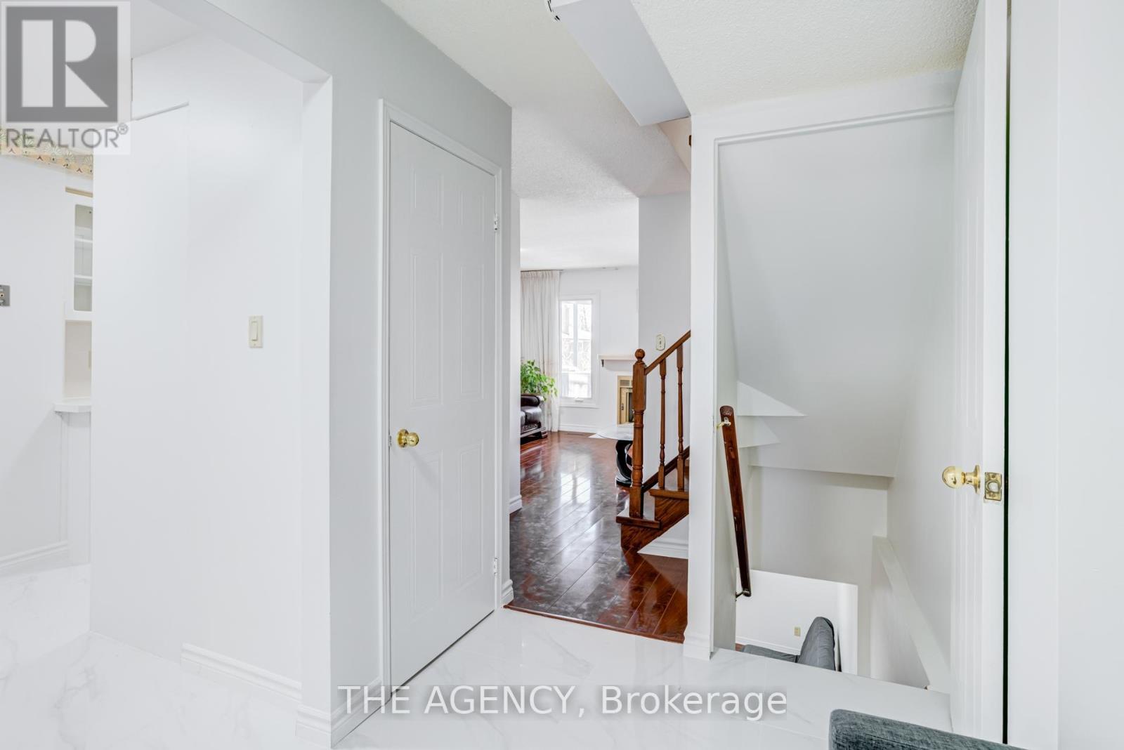 142 Greenbrae Circuit, Toronto, ON - Indoor Photo Showing Other Room