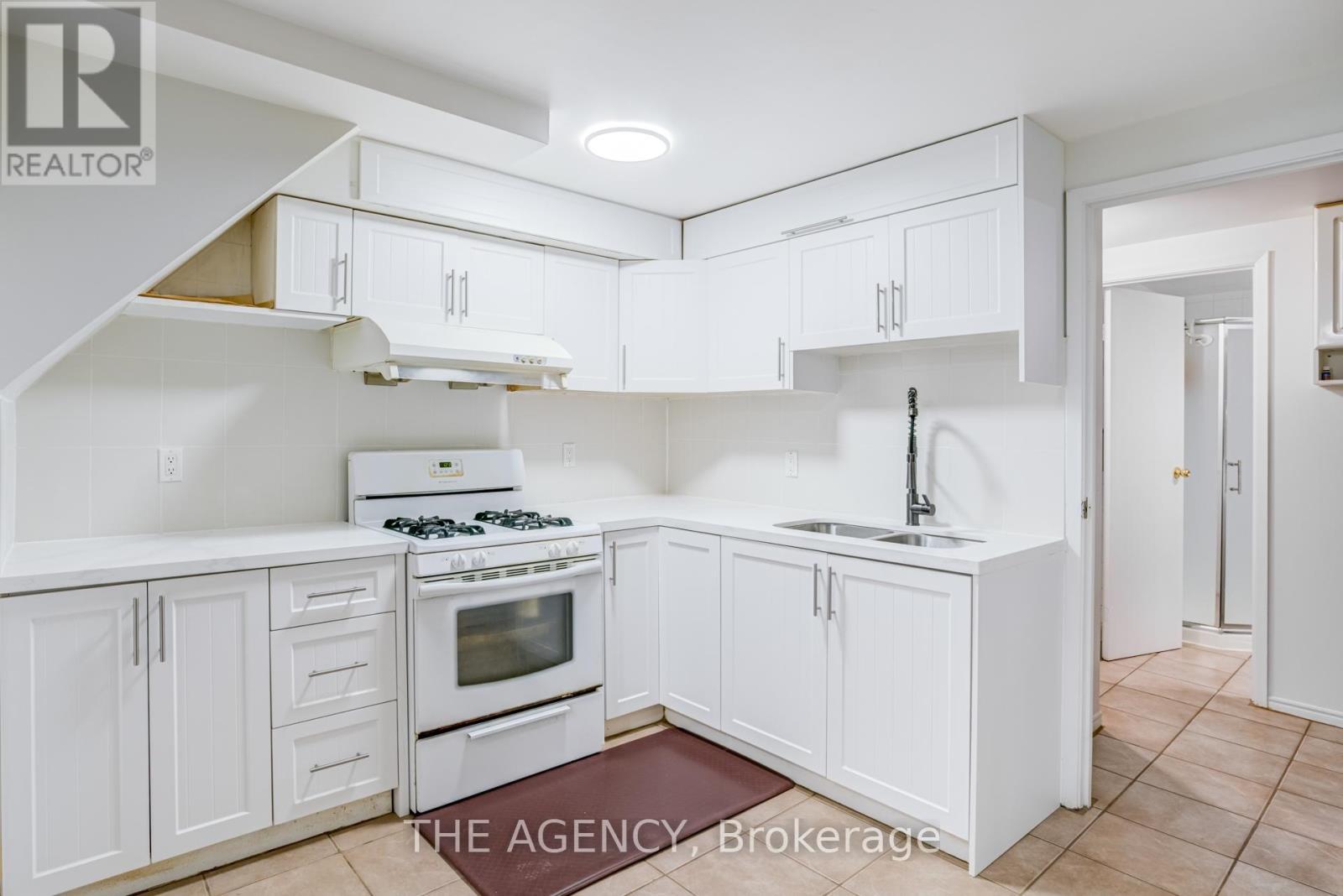 142 Greenbrae Circuit, Toronto, ON - Indoor Photo Showing Kitchen With Double Sink