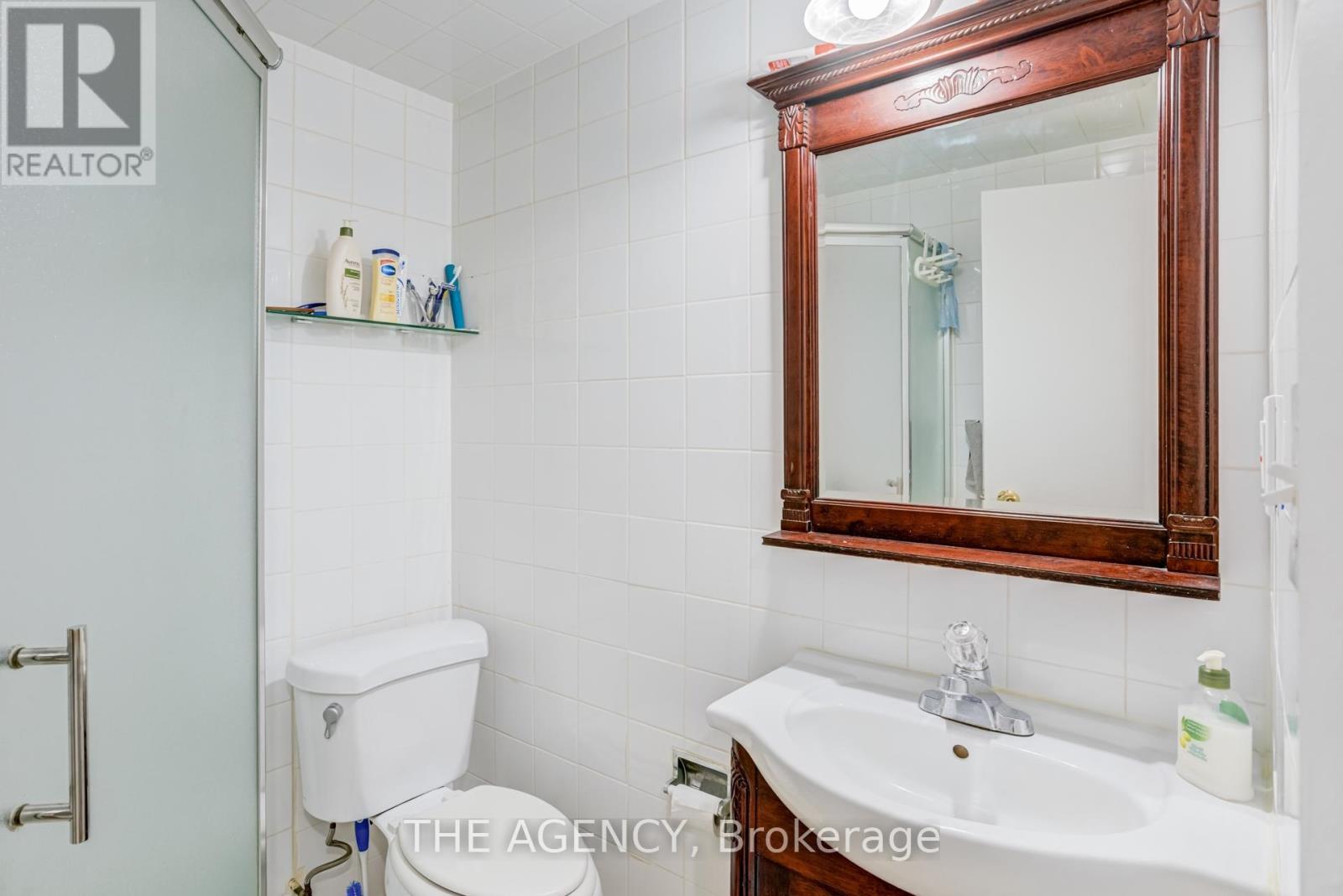 142 Greenbrae Circuit, Toronto, ON - Indoor Photo Showing Bathroom