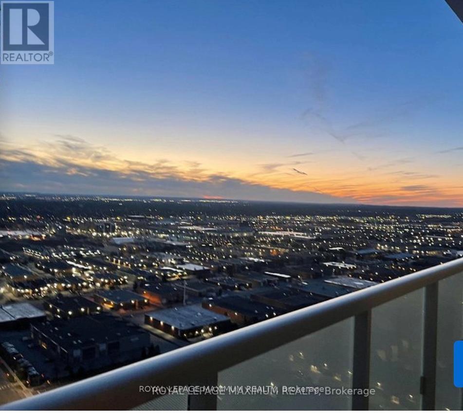 3212 - 7895 Jane Street, Vaughan, ON - Outdoor With View