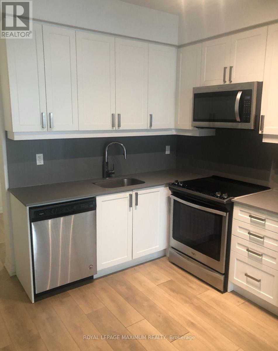 3212 - 7895 Jane Street, Vaughan, ON - Indoor Photo Showing Kitchen