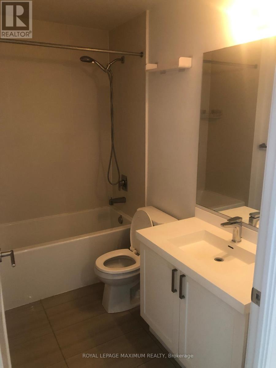 3212 - 7895 Jane Street, Vaughan, ON - Indoor Photo Showing Bathroom