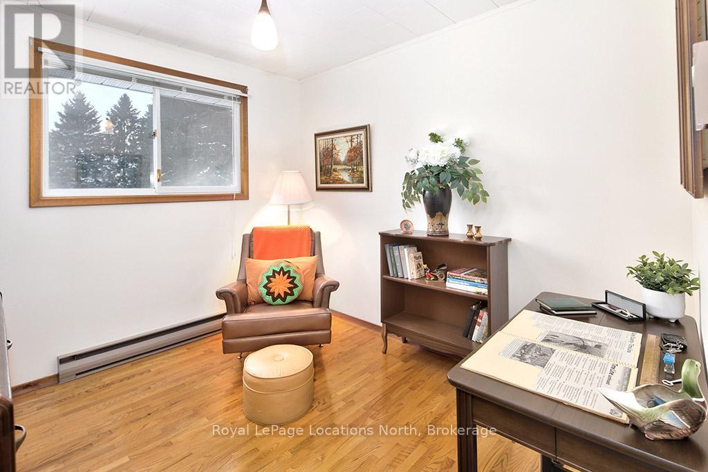 138 Montgomery Street, Meaford, ON - Indoor