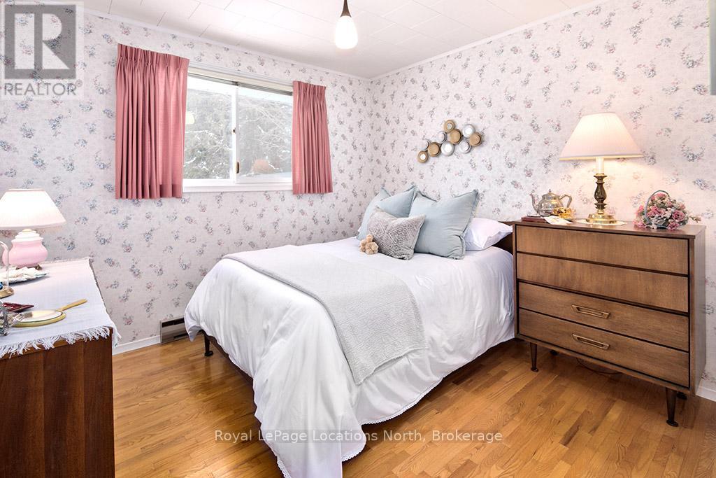 138 Montgomery Street, Meaford, ON - Indoor Photo Showing Bedroom