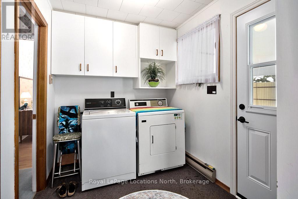 138 Montgomery Street, Meaford, ON - Indoor Photo Showing Laundry Room