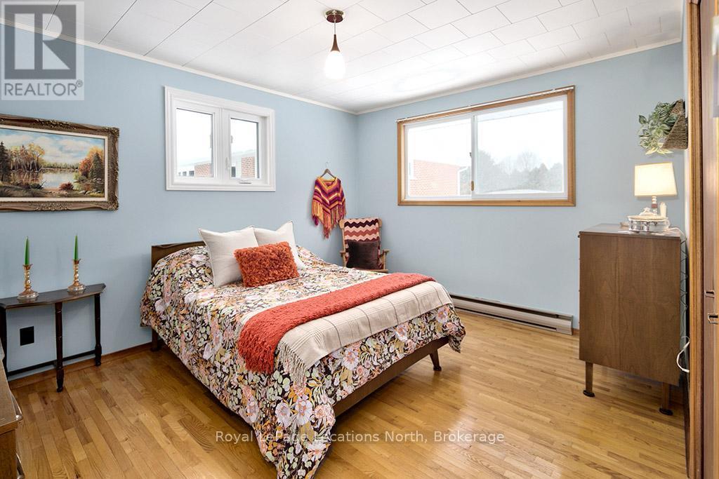 138 Montgomery Street, Meaford, ON - Indoor Photo Showing Bedroom