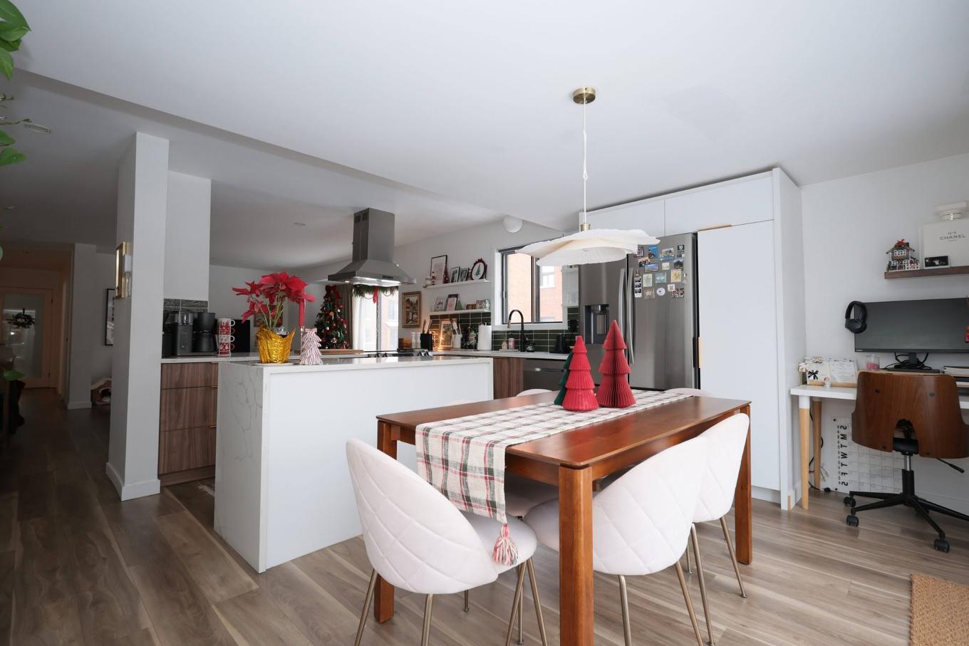 Dining room - 283 Rue D'Orléans, Saint-Lambert, QC - Indoor Photo Showing Dining Room