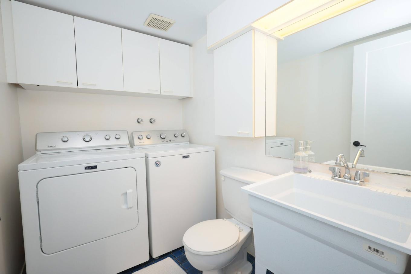 Laundry room - 283 Rue D'Orléans, Saint-Lambert, QC - Indoor Photo Showing Laundry Room