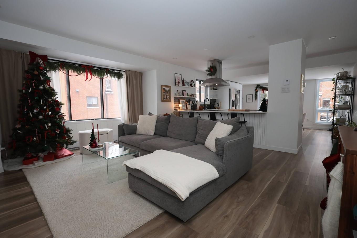 Living room - 283 Rue D'Orléans, Saint-Lambert, QC - Indoor Photo Showing Living Room
