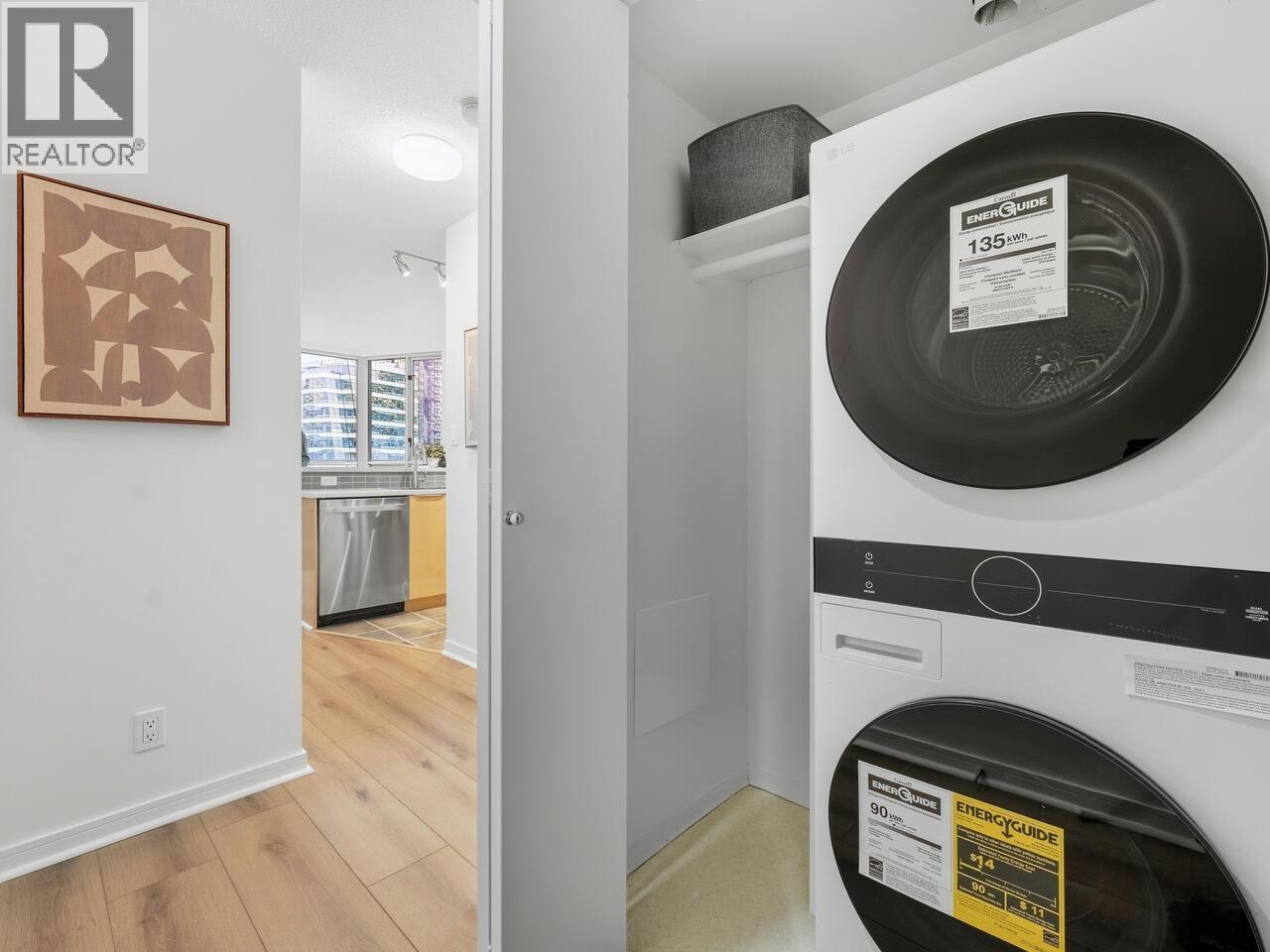 1407 1003 Pacific Street, Vancouver, BC - Indoor Photo Showing Laundry Room