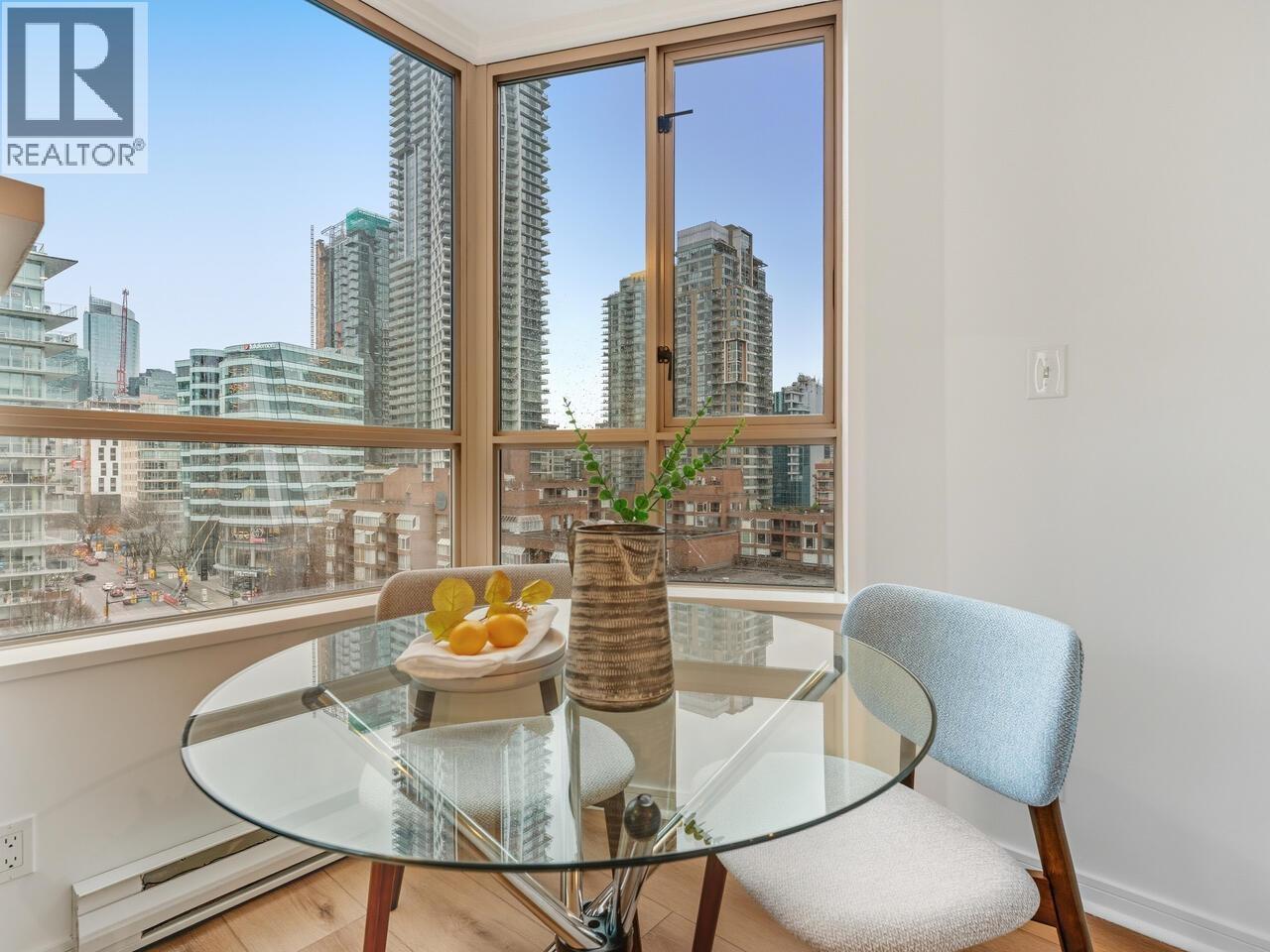 1407 1003 Pacific Street, Vancouver, BC - Indoor Photo Showing Dining Room