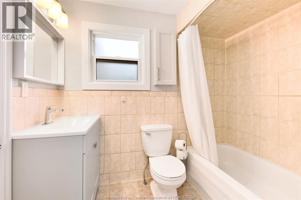 855 Jos Janisse Avenue Unit# Main, Windsor, ON - Indoor Photo Showing Bathroom