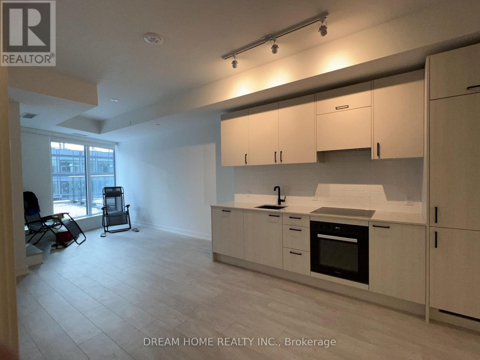 203 - 1 Kyle Lowry Road, Toronto, ON - Indoor Photo Showing Kitchen