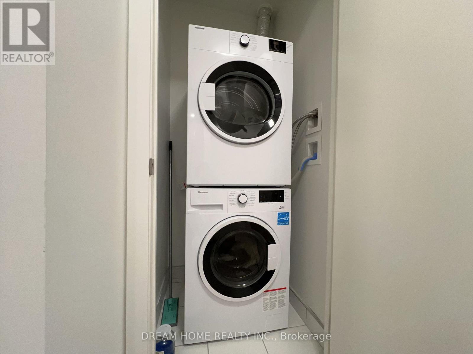 203 - 1 Kyle Lowry Road, Toronto, ON - Indoor Photo Showing Laundry Room