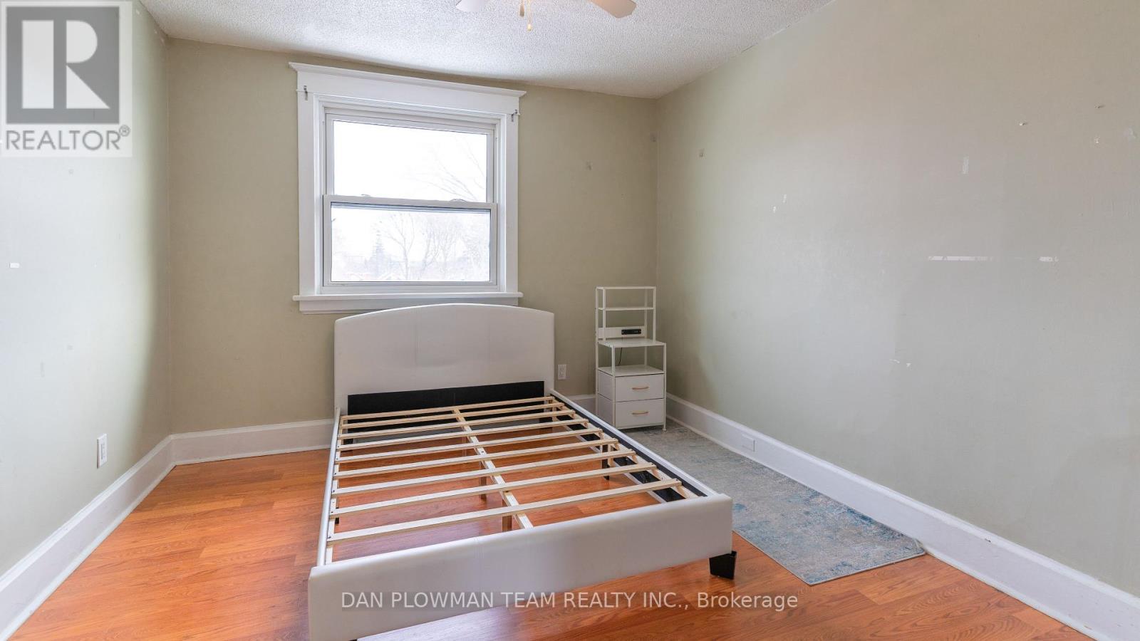 62 Park Road S, Oshawa, ON - Indoor