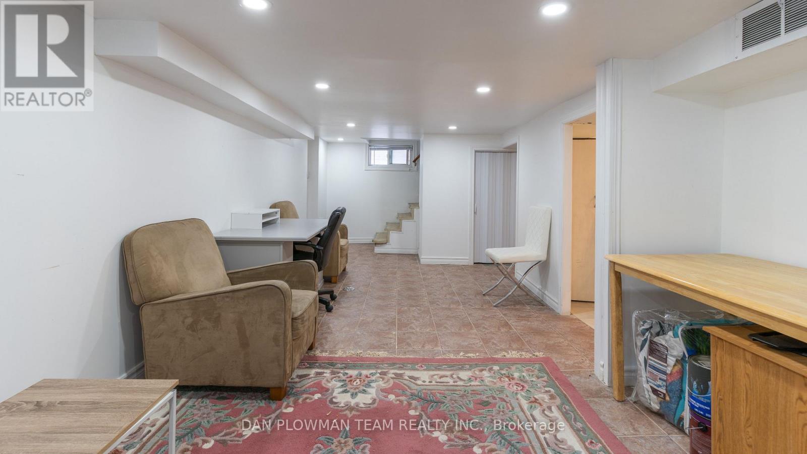 62 Park Road S, Oshawa, ON - Indoor