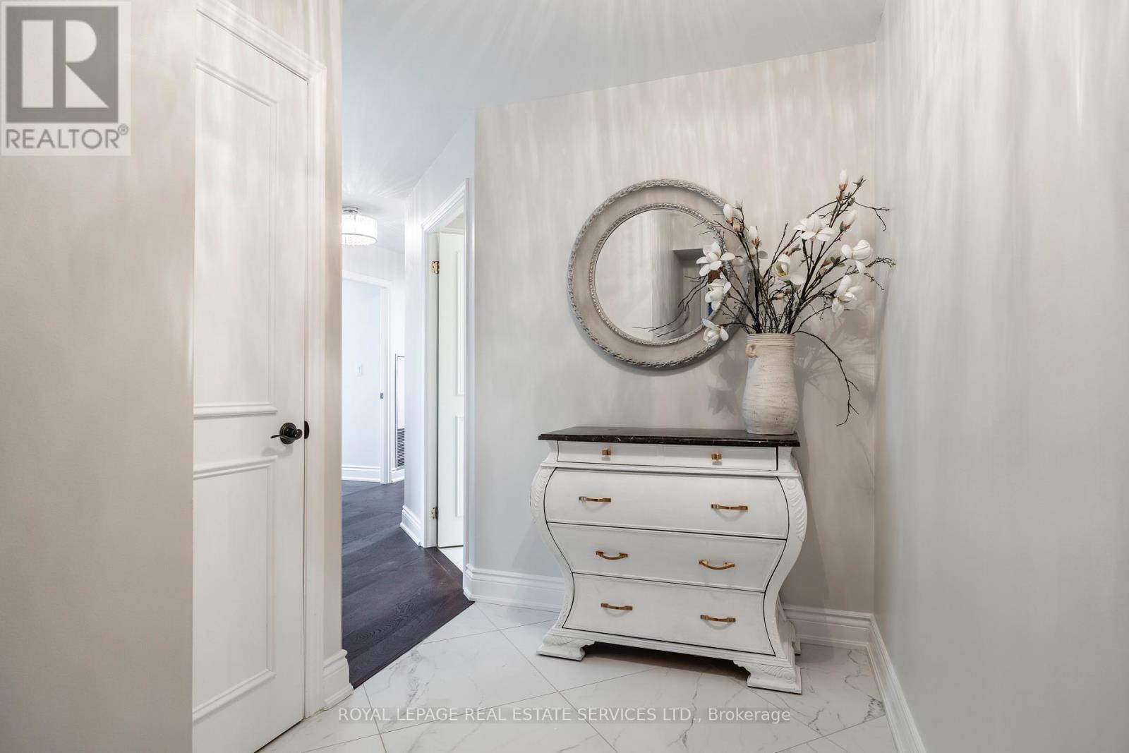 309 - 1 Palace Pier Court, Toronto, ON - Indoor