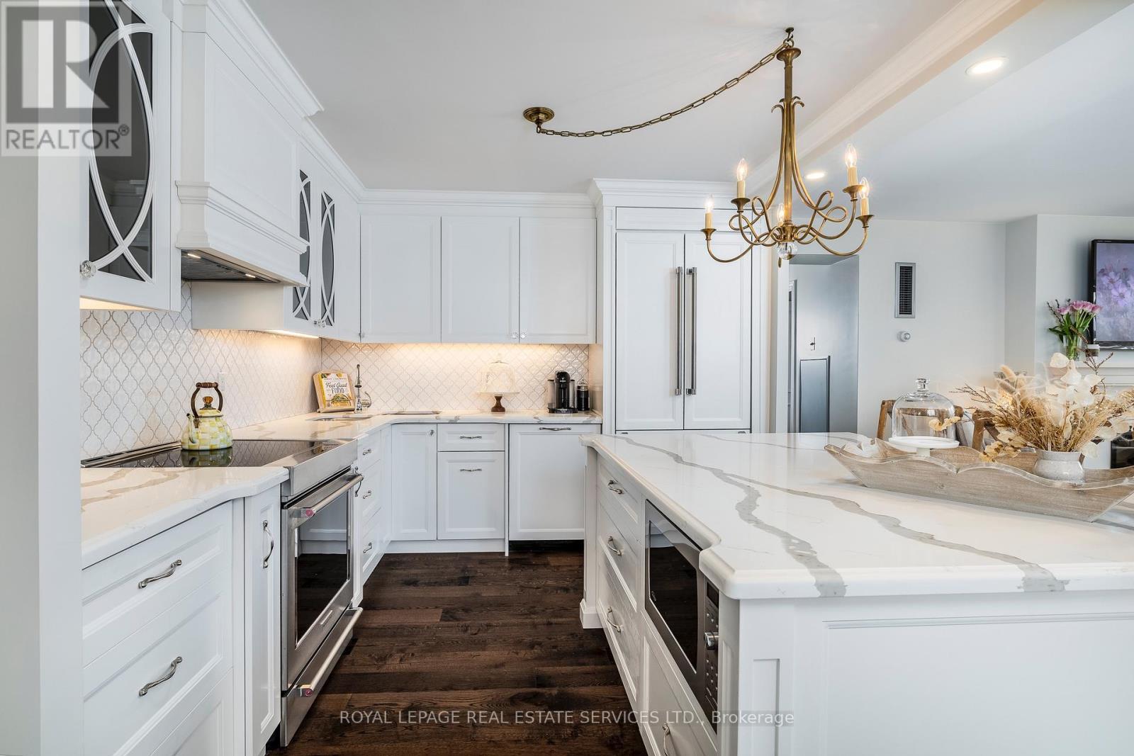 309 - 1 Palace Pier Court, Toronto, ON - Indoor Photo Showing Kitchen With Upgraded Kitchen