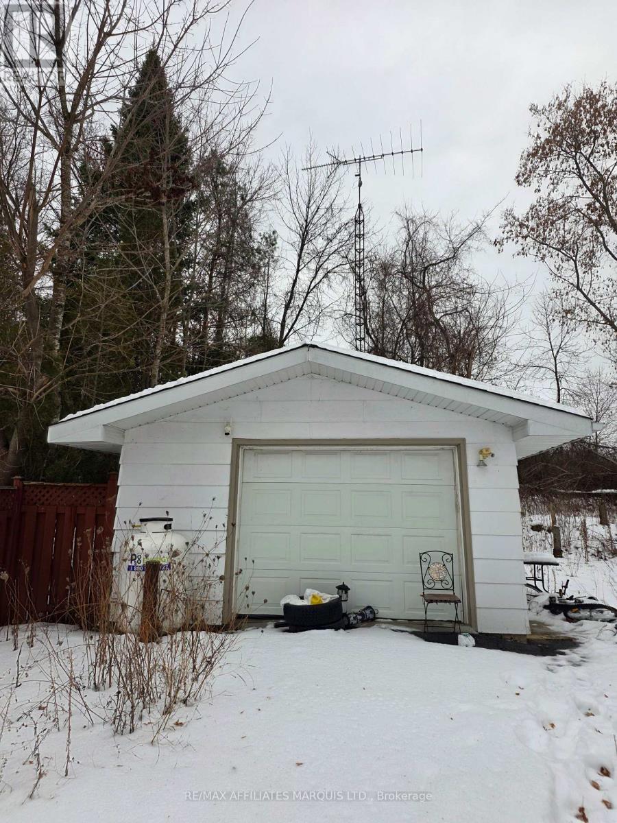 Front view of detached garage - 3233 Richmond Drive, Cornwall, ON - Outdoor