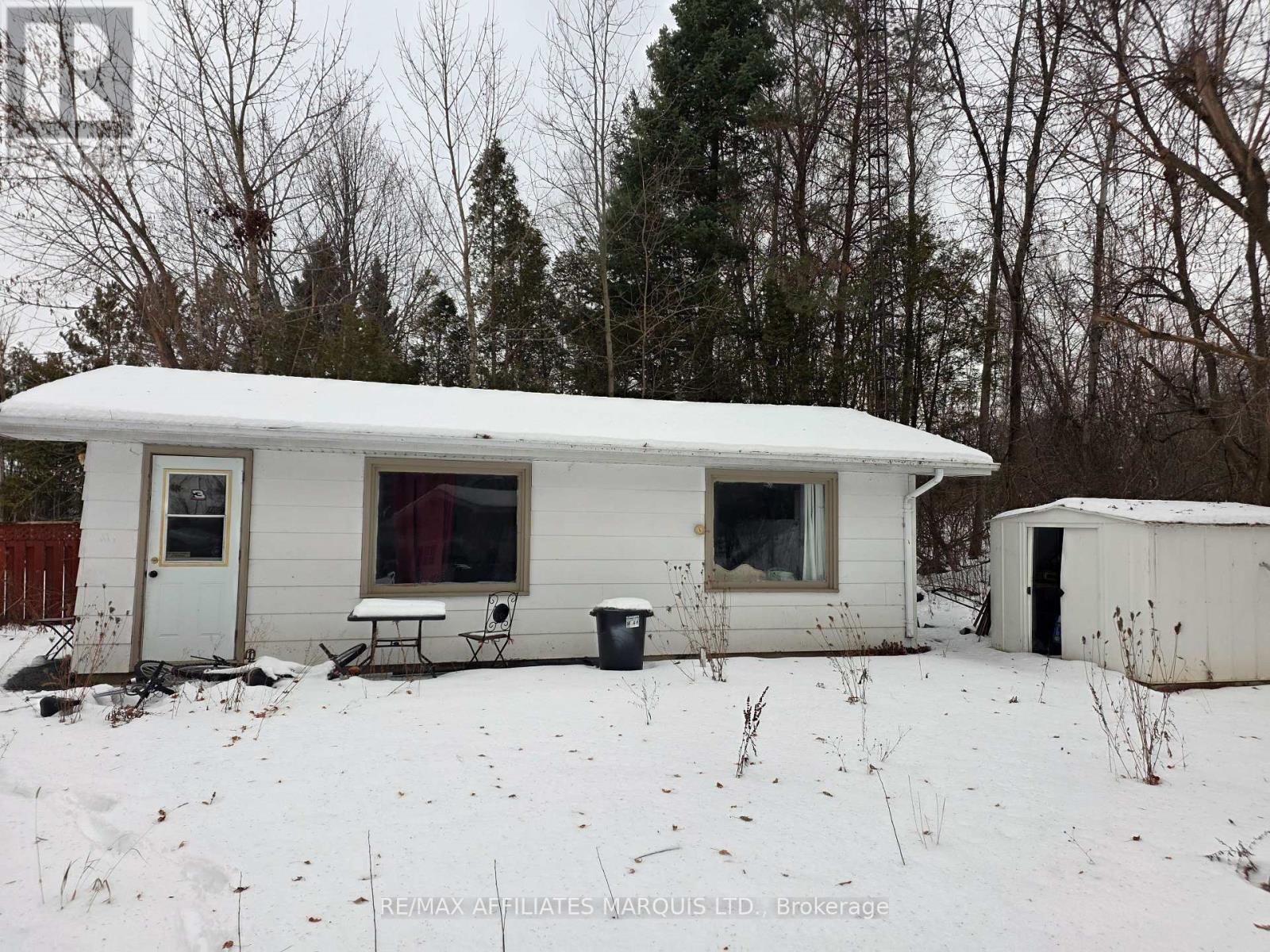 Side view of detached garage - 3233 Richmond Drive, Cornwall, ON - Outdoor