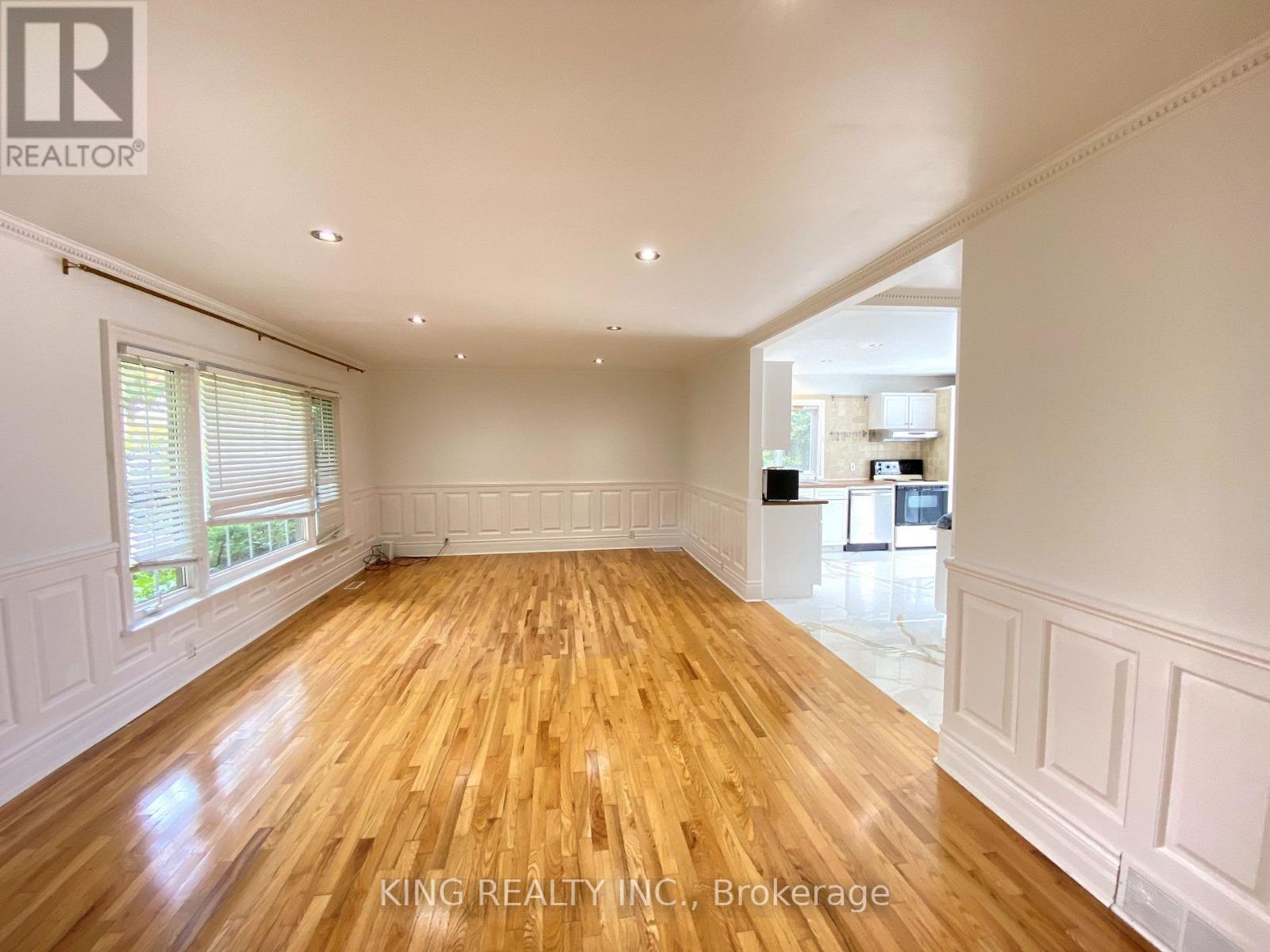 16605 Jane Street, King, ON - Indoor Photo Showing Other Room