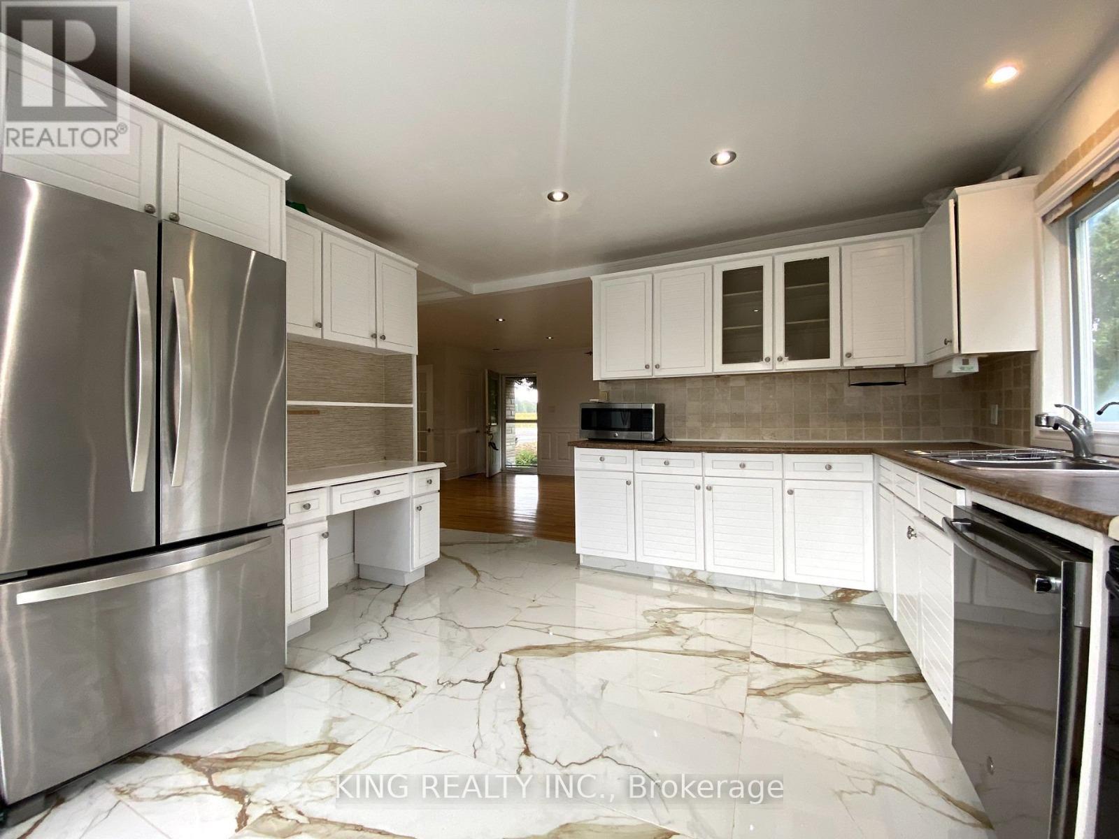 16605 Jane Street, King, ON - Indoor Photo Showing Kitchen With Stainless Steel Kitchen With Double Sink