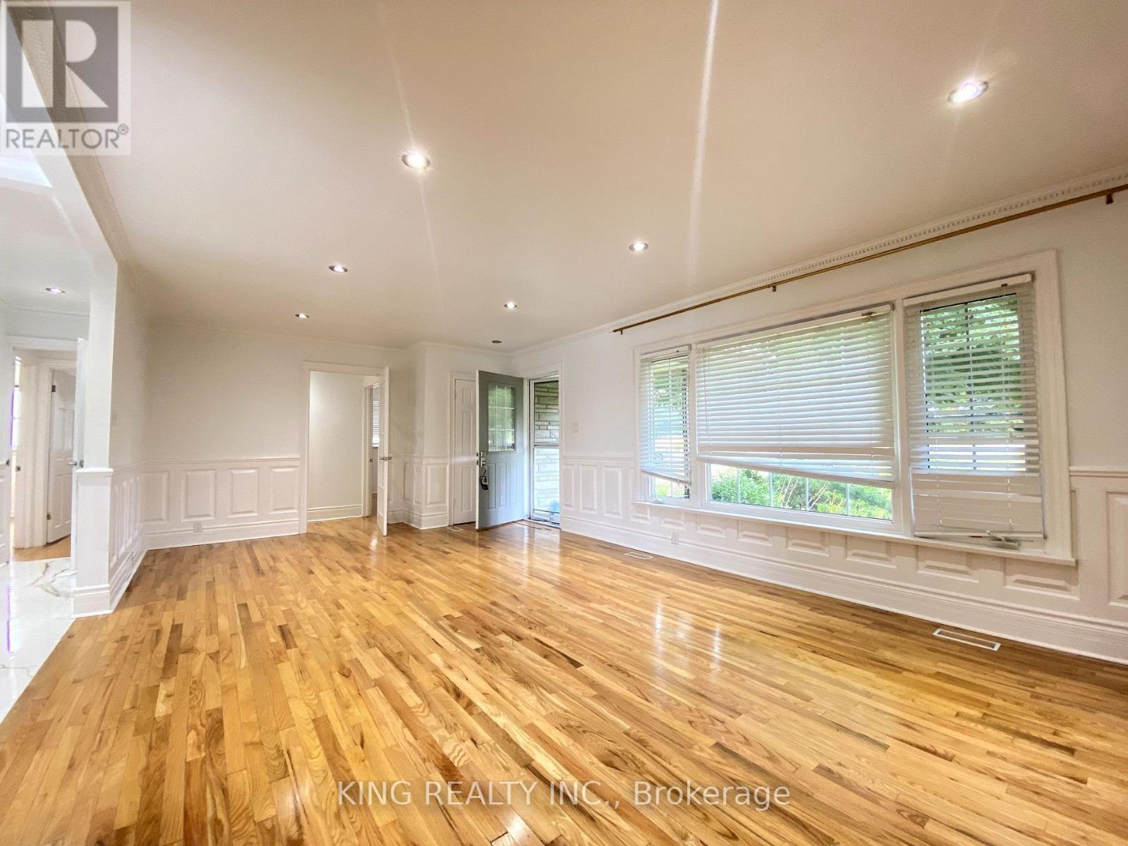 16605 Jane Street, King, ON - Indoor Photo Showing Other Room