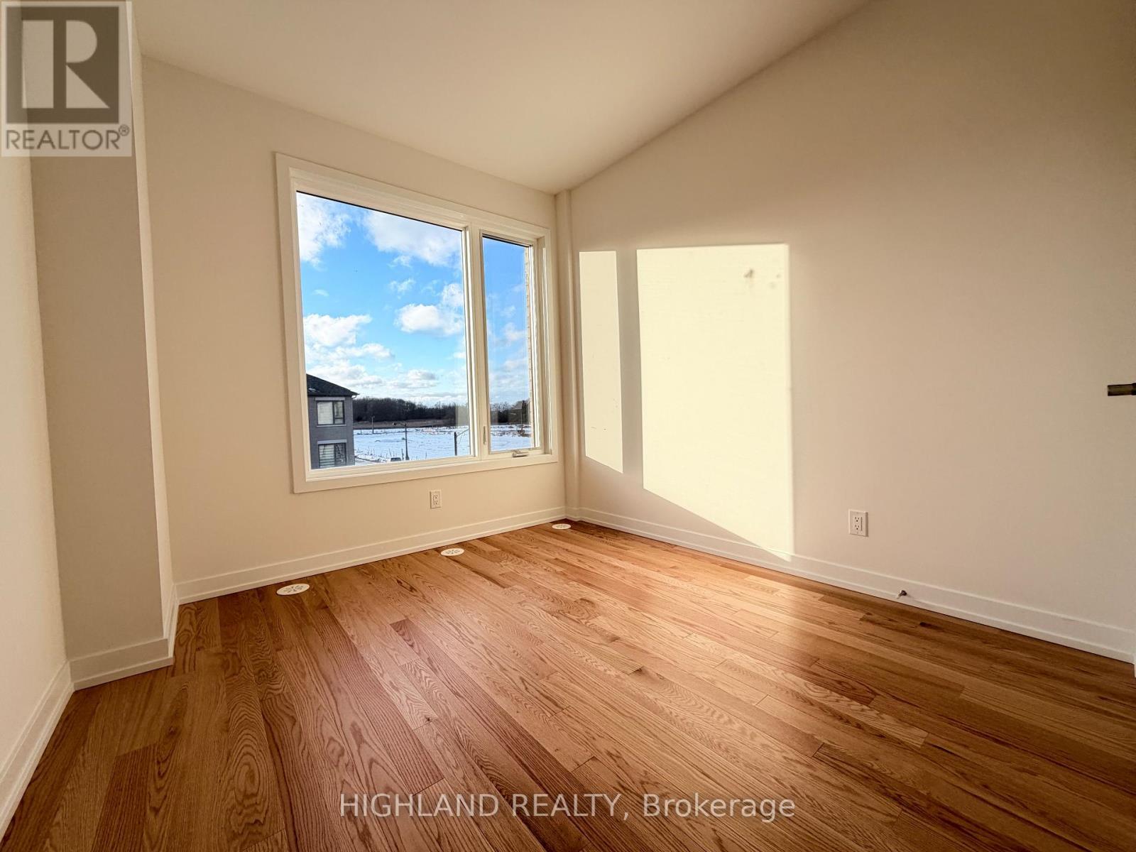 1126 Wheat Boom Drive, Oakville, ON - Indoor Photo Showing Other Room