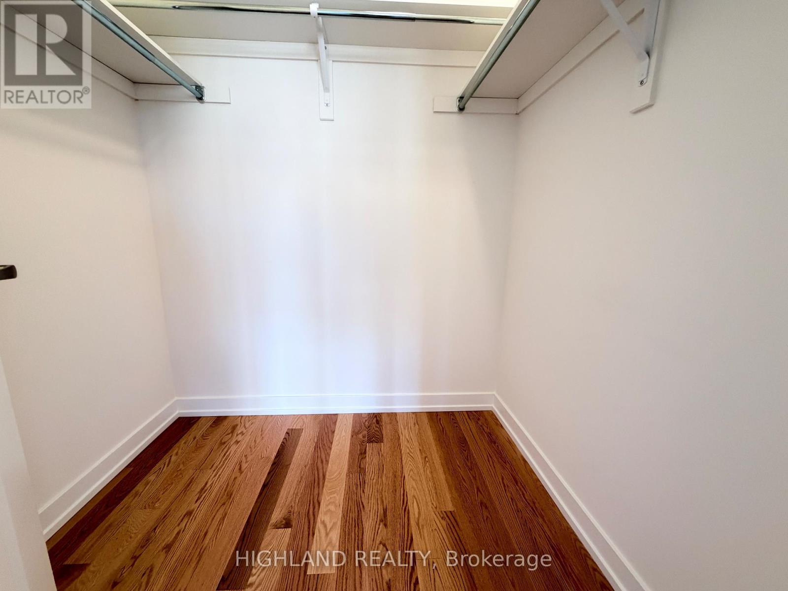 1126 Wheat Boom Drive, Oakville, ON - Indoor With Storage