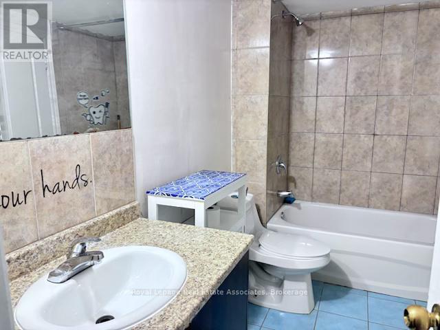 130 Kingswood Drive, Brampton, ON - Indoor Photo Showing Bathroom