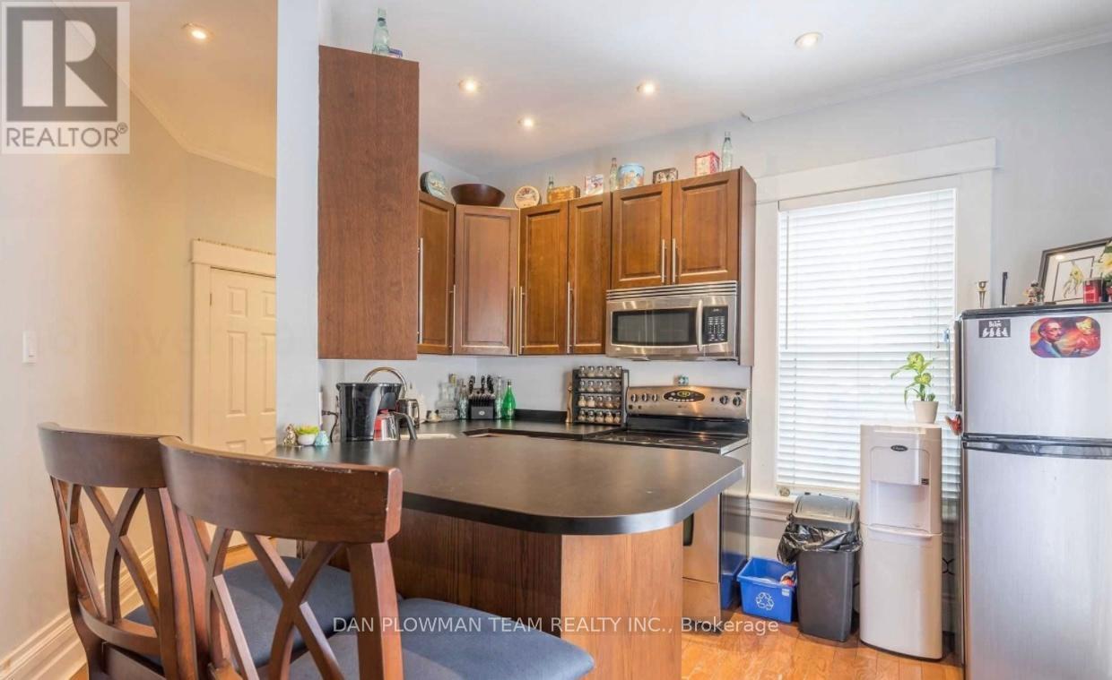 16 Inverlea Street, Peterborough, ON - Indoor Photo Showing Kitchen