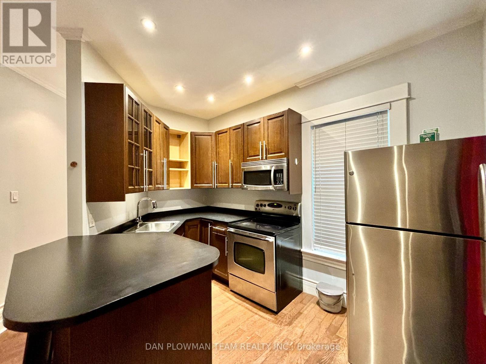 16 Inverlea Street, Peterborough, ON - Indoor Photo Showing Kitchen With Double Sink
