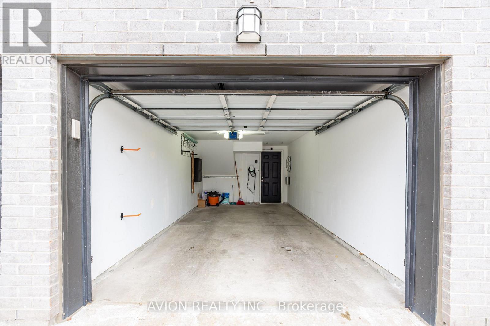 1 - 21 Forbes Avenue, Toronto, ON - Indoor Photo Showing Garage