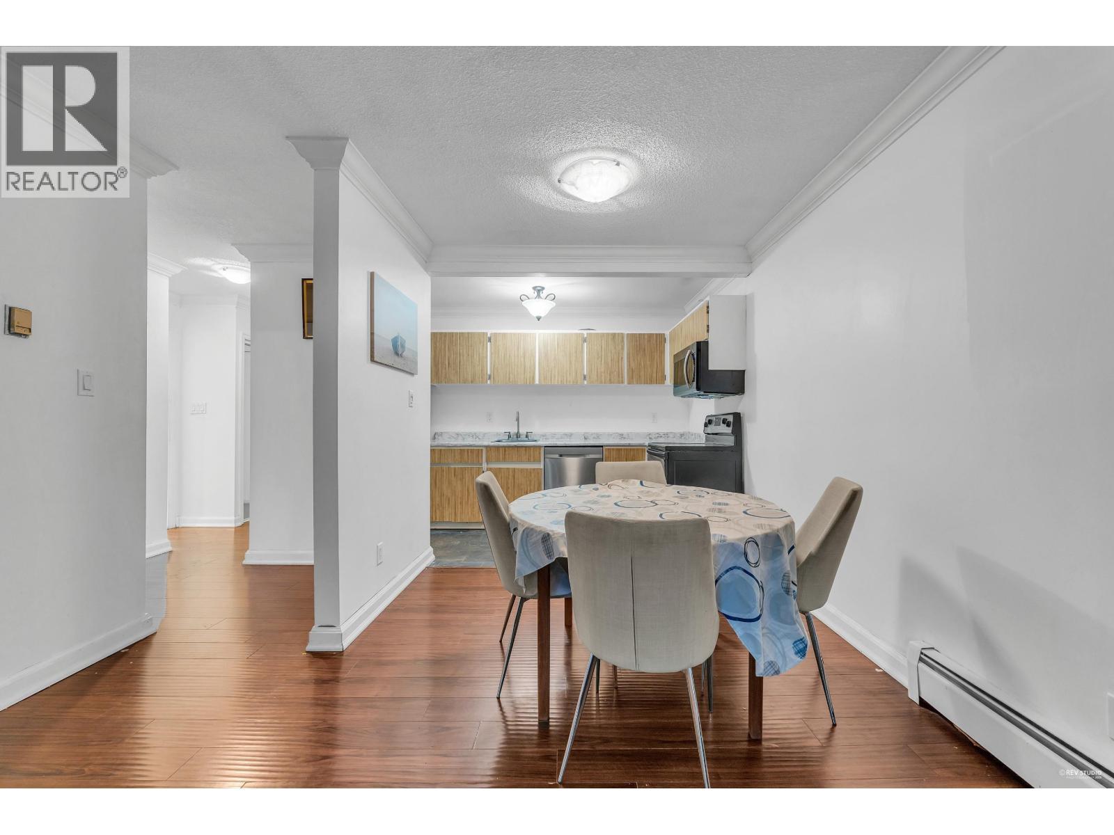 308 601 North Road, Coquitlam, BC - Indoor Photo Showing Dining Room