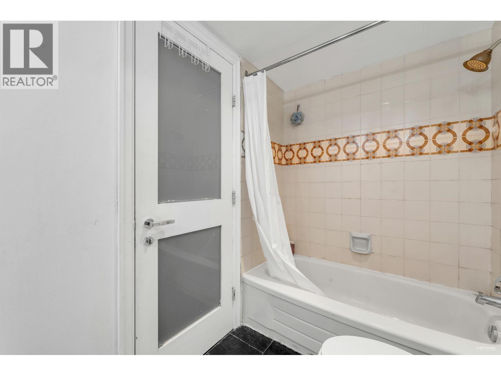 308 601 North Road, Coquitlam, BC - Indoor Photo Showing Bathroom