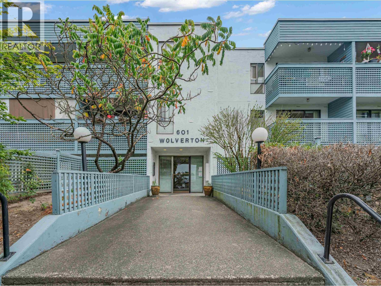 308 601 North Road, Coquitlam, BC - Outdoor