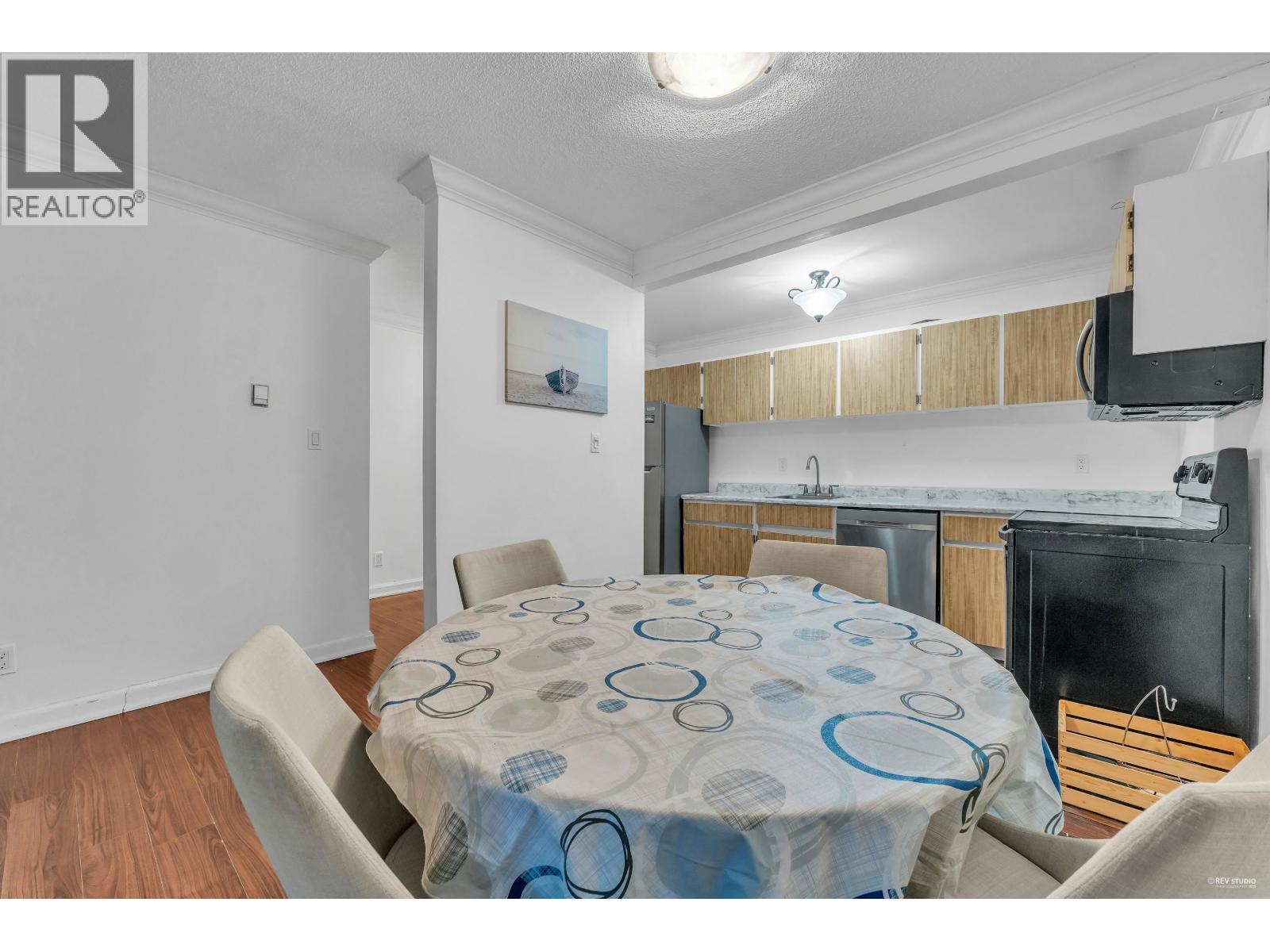 308 601 North Road, Coquitlam, BC - Indoor