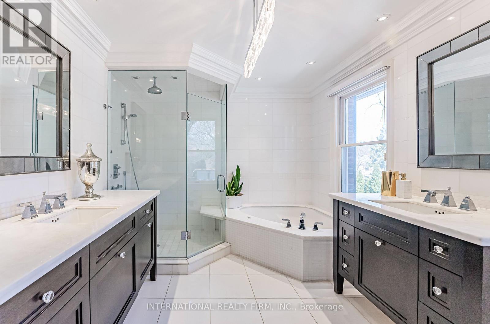 6 Penwood Crescent, Toronto, ON - Indoor Photo Showing Bathroom