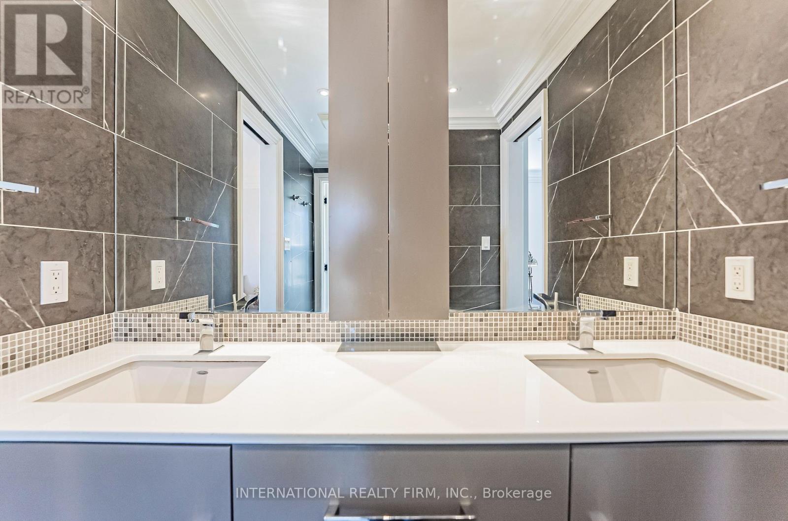 6 Penwood Crescent, Toronto, ON - Indoor Photo Showing Bathroom