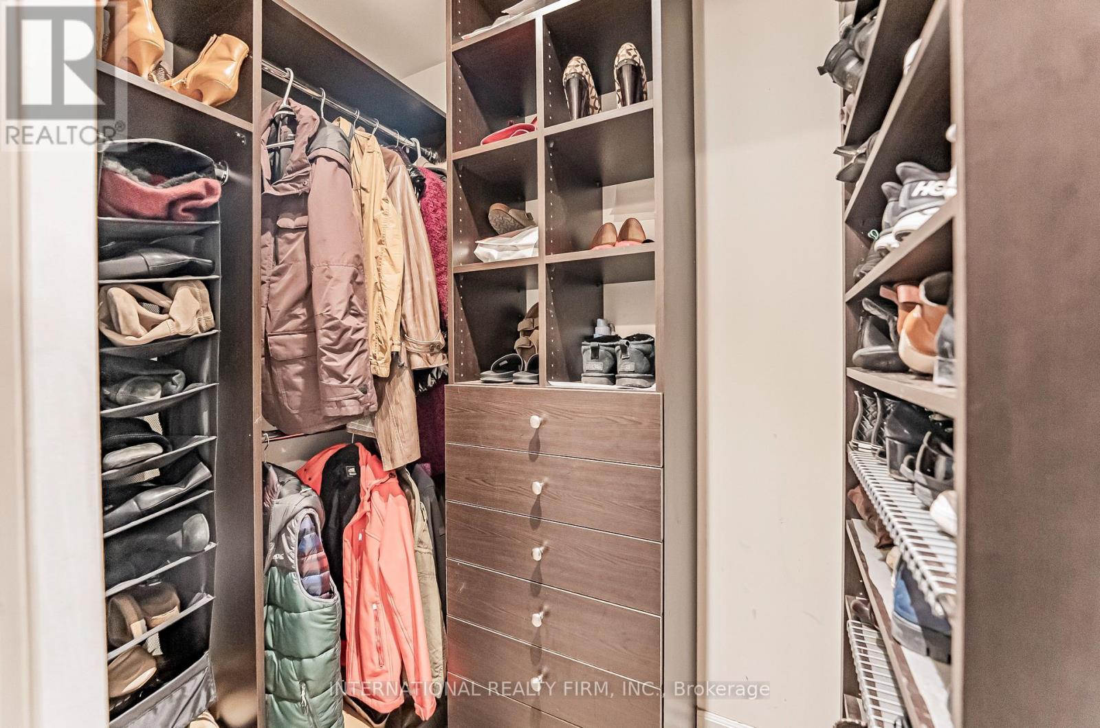 6 Penwood Crescent, Toronto, ON - Indoor With Storage